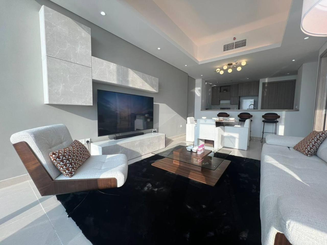 Luxury Sea Front 1 Bedroom Apartment Swimming Pool - Beach - Gym Ras al-Khaimah Buitenkant foto